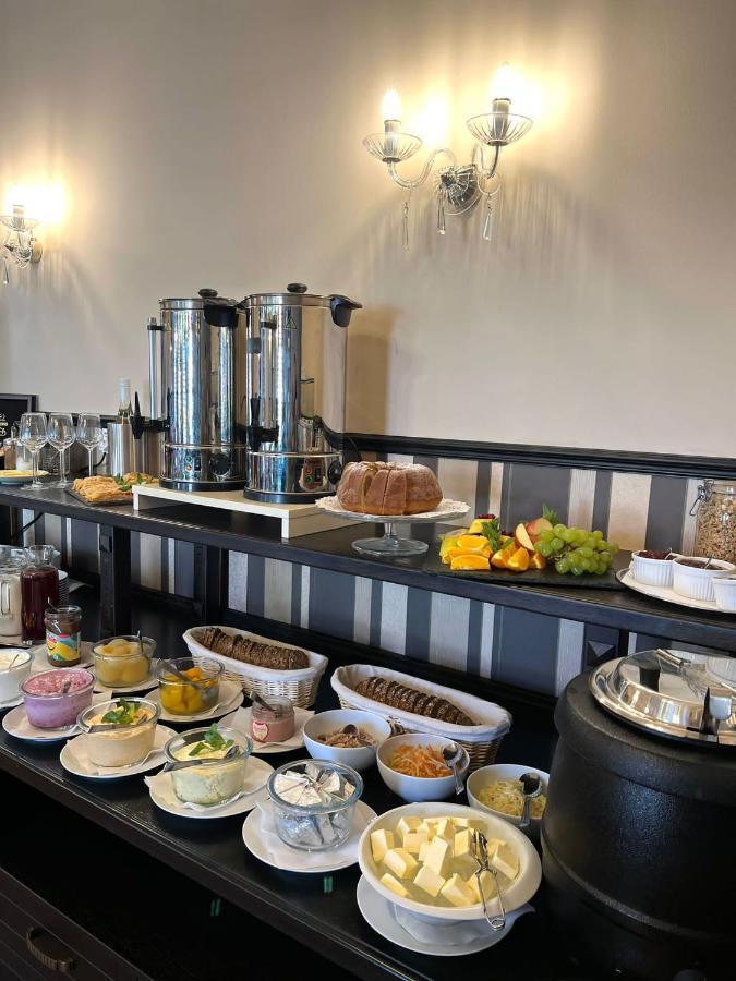 Wine & Wellness Hotel Besedni Dum Valtice Eksteriør billede