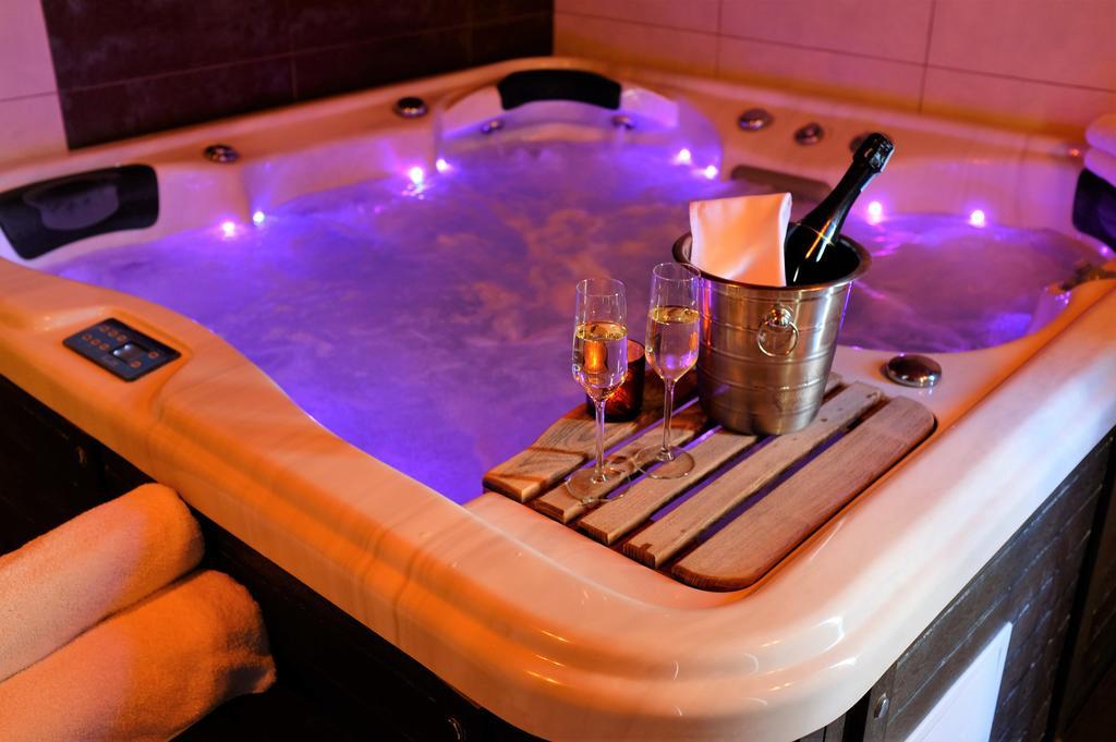 Wine & Wellness Hotel Besedni Dum Valtice Eksteriør billede